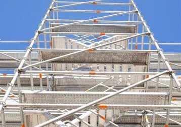 Échafaudage télescopique à Uckange : votre solution polyvalente pour le BTP